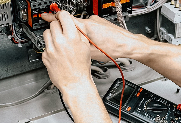electrisolutions-hands